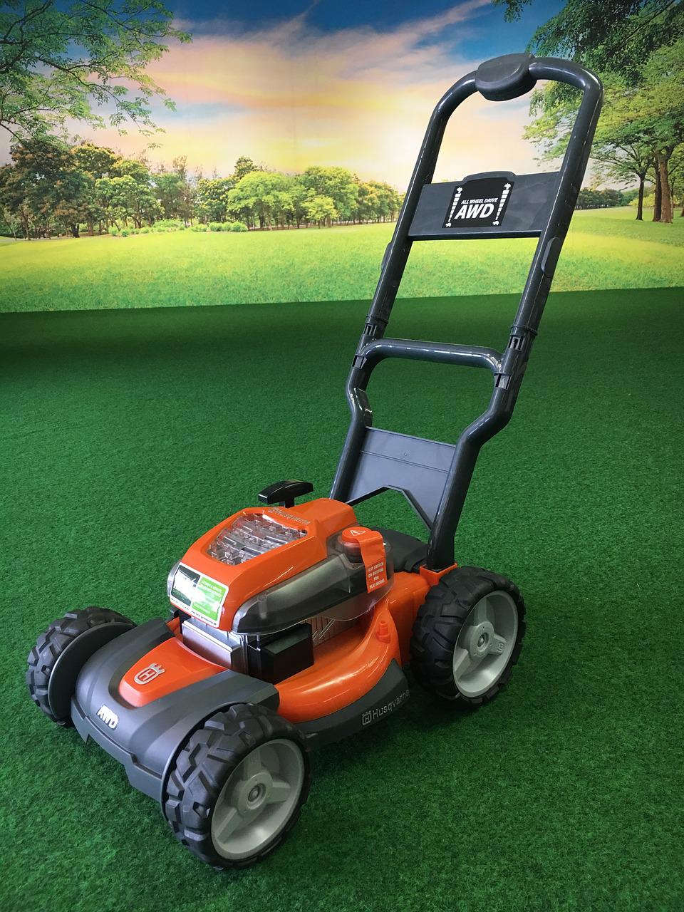 The Top Five Reasons to Buy a Husqvarna Lawn Mower
